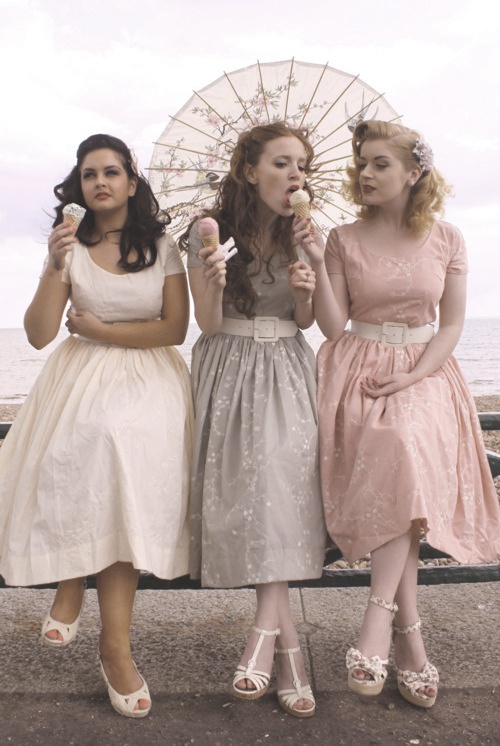 vintage-bridesmaids-dresses-1