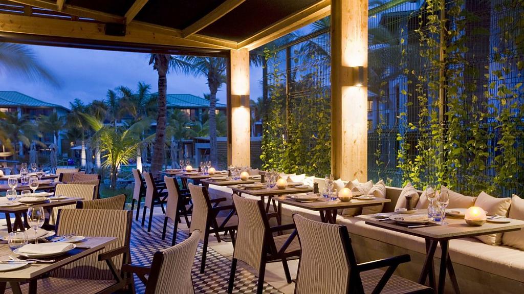 Ресторан в отеле W Retreat & Spa в Пуэрто-Рико