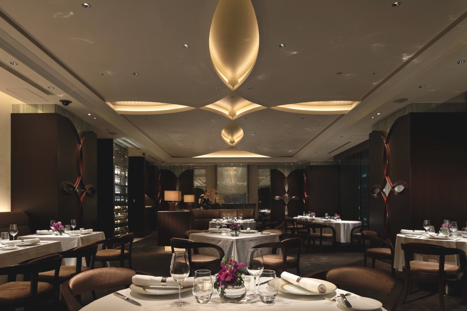 Ресторан в гостиничном комплексе Palace Hotel Tokyo
