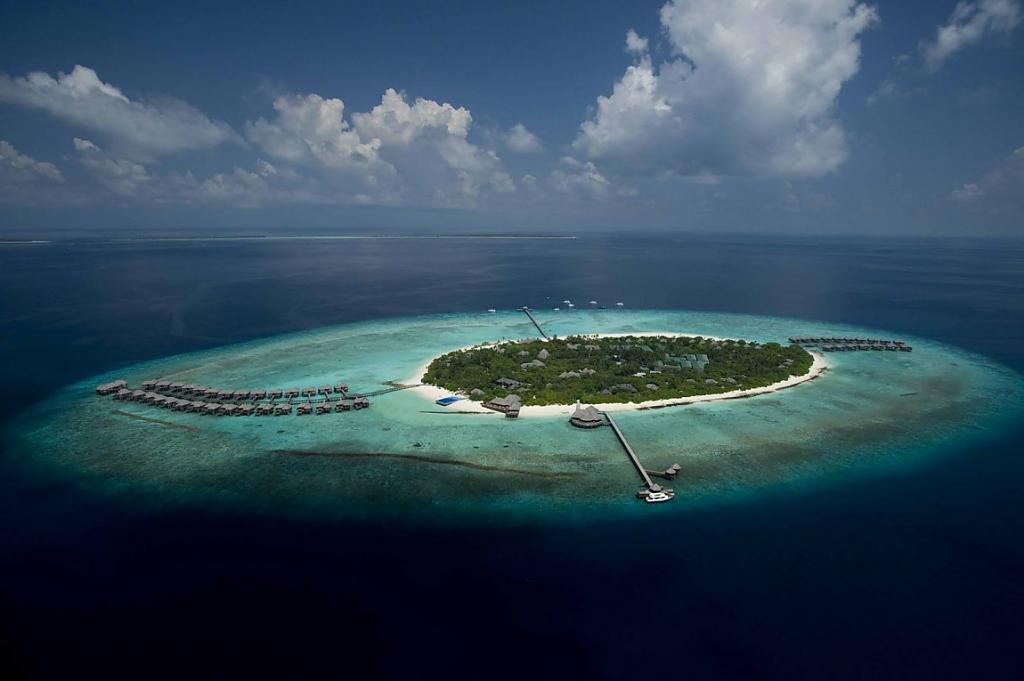 Beach House Iruveli Maldives