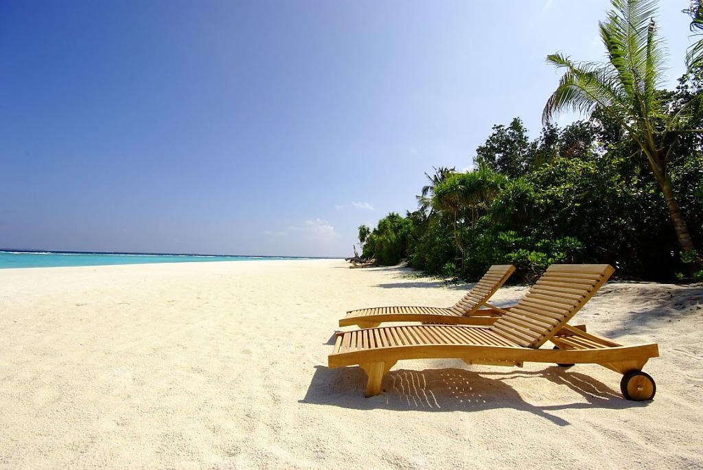 Beach House Iruveli Maldives