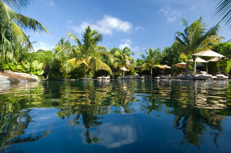 Beach House Iruveli Maldives