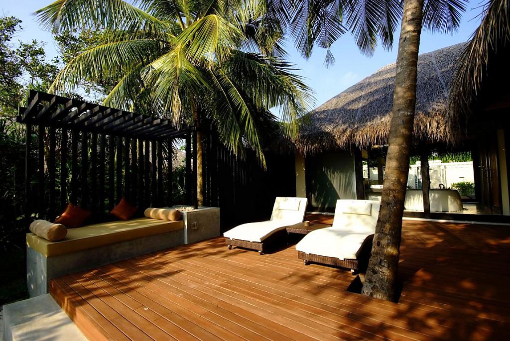 Beach House Iruveli Maldives