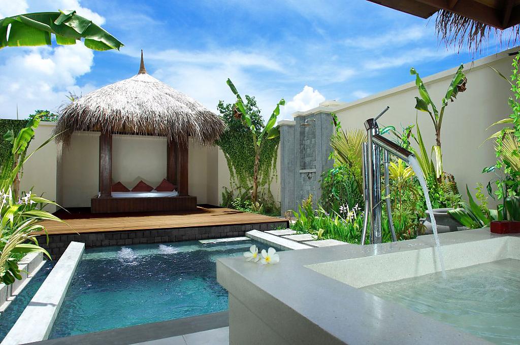 Beach House Iruveli Maldives