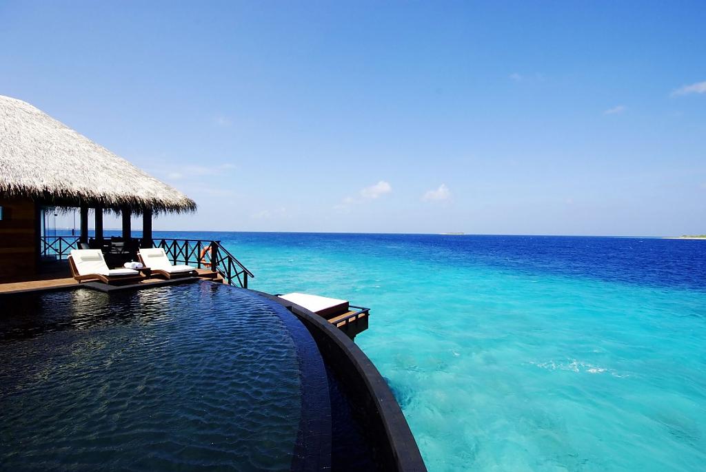 Beach House Iruveli Maldives