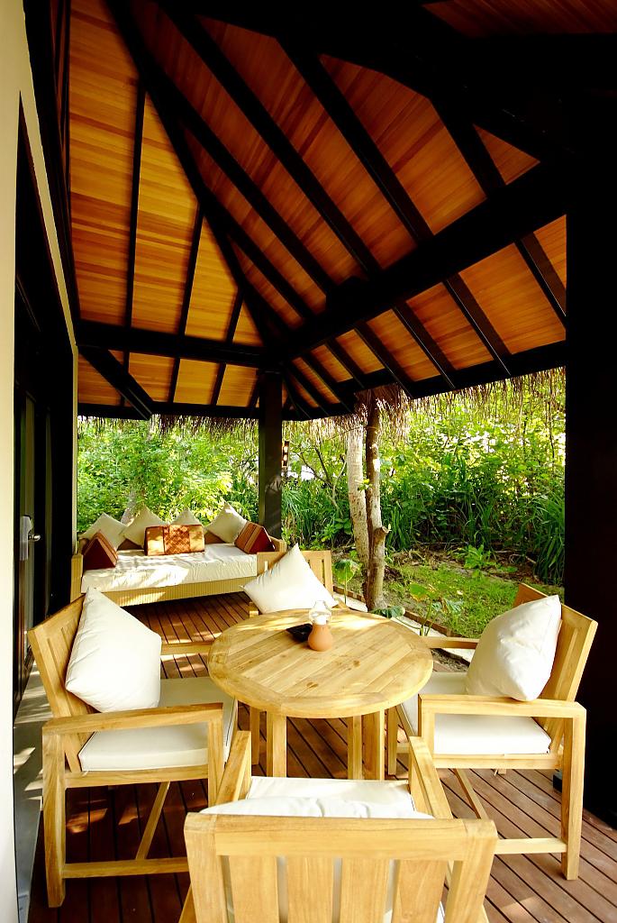 Beach House Iruveli Maldives