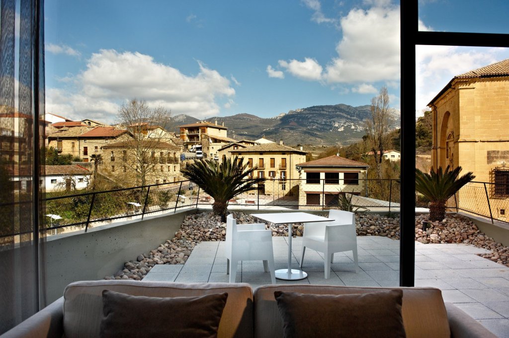Отель Hotel Viura для истинных ценителей вина в Испании
