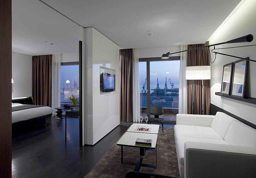 Роскошный отель отель The Met Hotel в Салониках