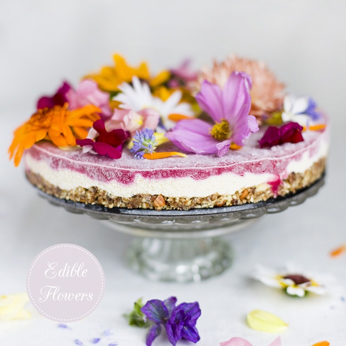 edible-flower-ideas-for-your-wedding-table