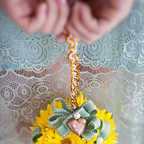 yellow-mint-and-gold-wedding-inspirational-shoot-04