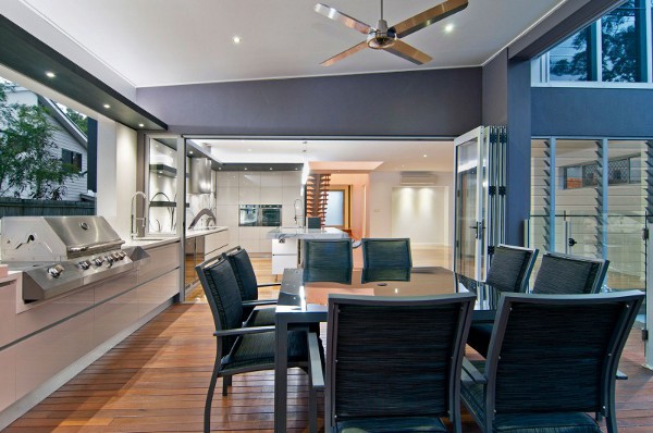 bushland-retreat-designer-kitchen
