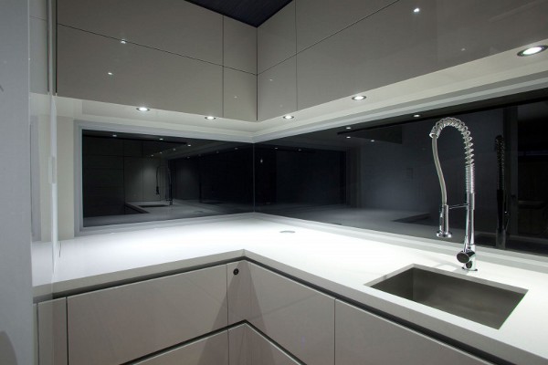 bushland-retreat-designer-kitchen