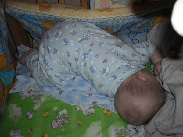 Ребенок спит