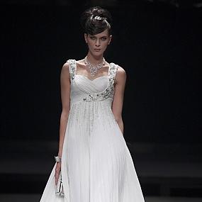 beautiful-maternity-wedding-dresses-01