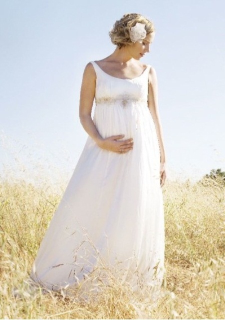beautiful-maternity-wedding-dresses-07