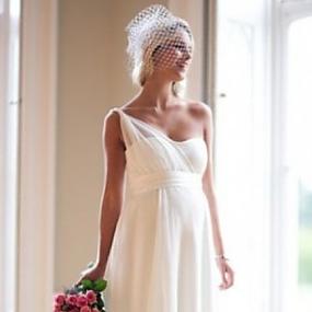 beautiful-maternity-wedding-dresses-14