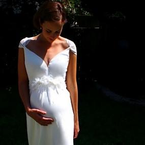 beautiful-maternity-wedding-dresses-16