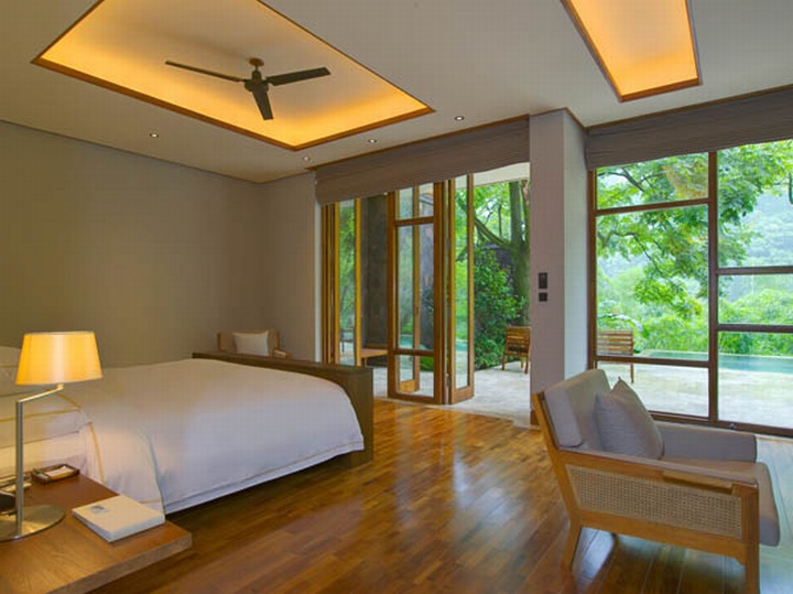 Курортный отель Waterfront Resort Hotels