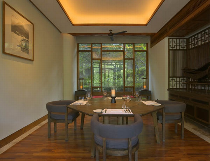 Курортный отель Waterfront Resort Hotels
