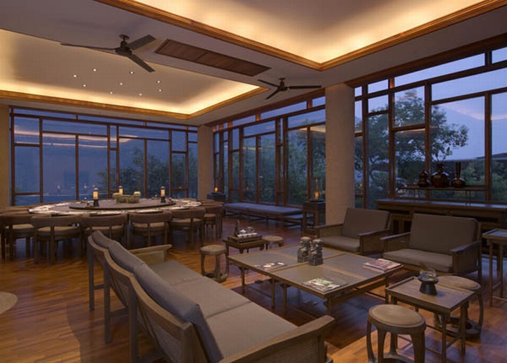 Курортный отель Waterfront Resort Hotels