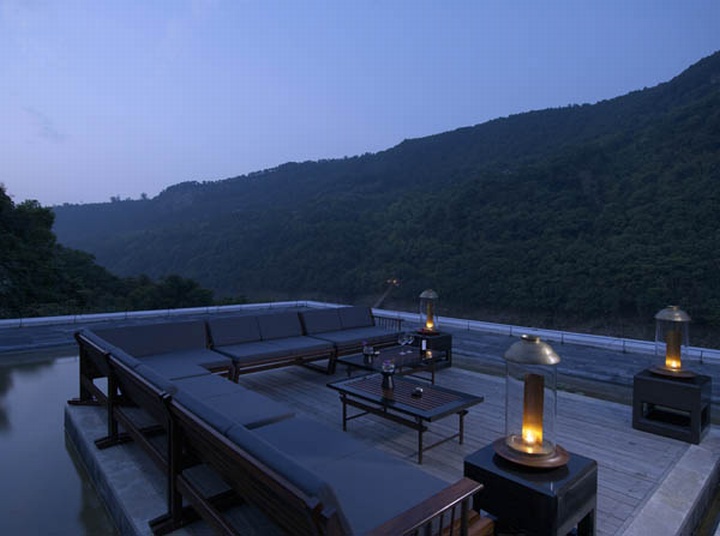 Курортный отель Waterfront Resort Hotels