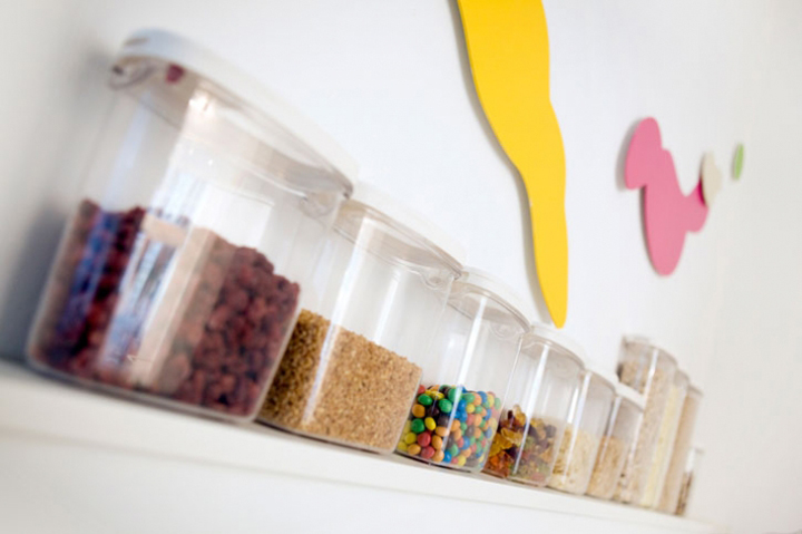  Yoli  frozen yogurt  