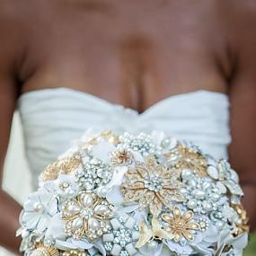 gold-and-white-wedding-ideas-07