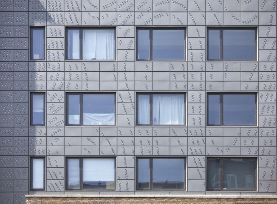 Светодиодный фасад для Nitehawk Cinema and Apartments от Caliper Studio в Бруклине