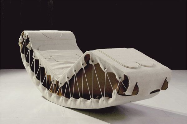 recycled-cardboard-rocking-chaise-01