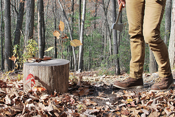 rustic-christmas-tree-stand-04