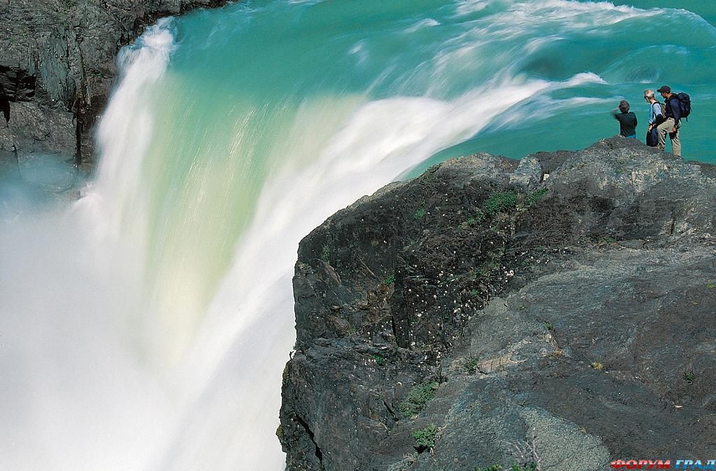 Водопад вблизи отеля Salto Chico Explora Patagonia