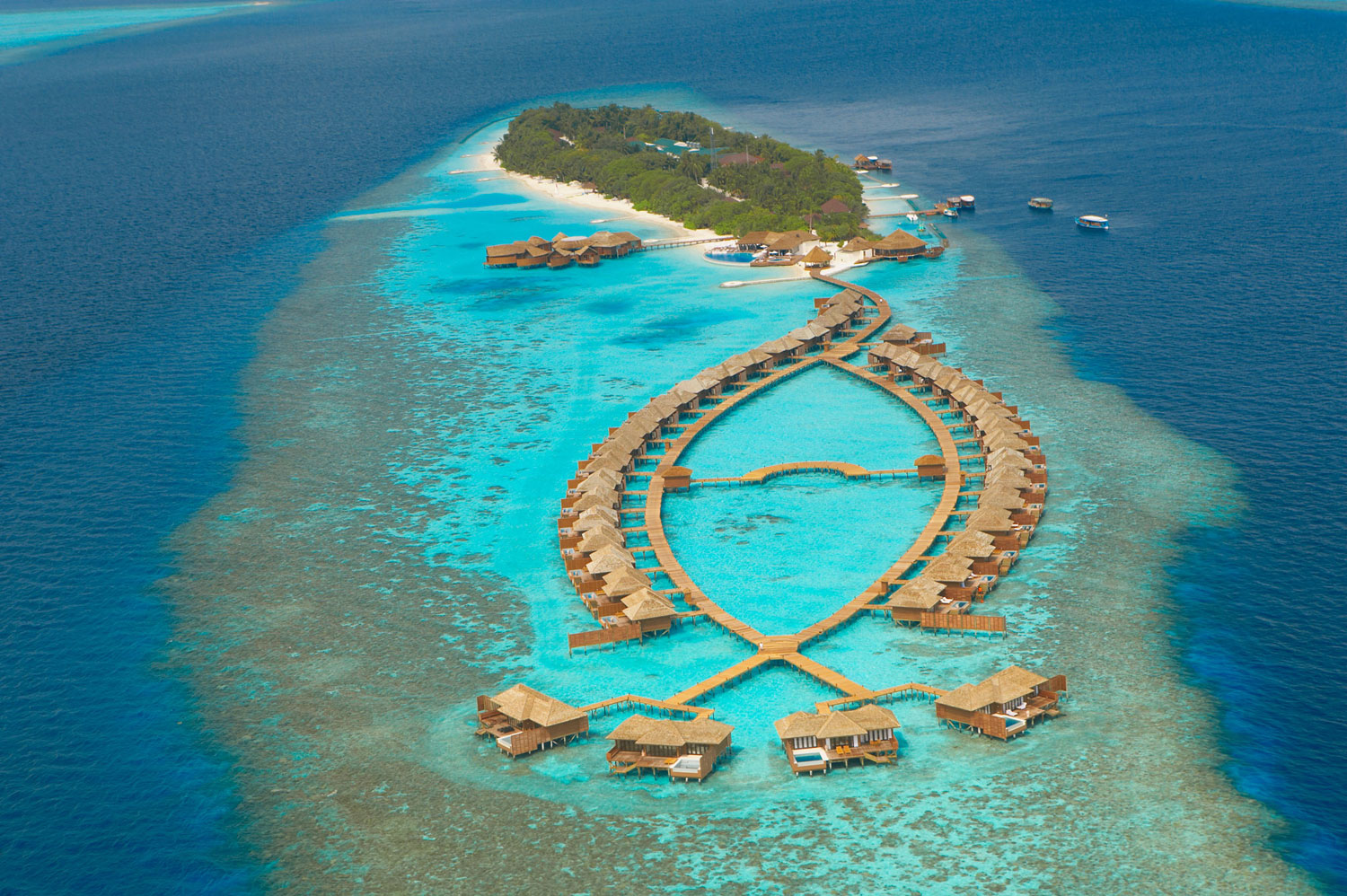 Курорт Lily Beach Resort & Spa, Huvahendhoo, Мальдивы