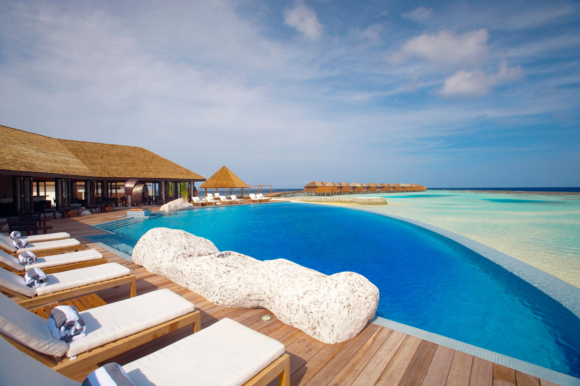 lily-beach-resort-spa-in-the-maldives-06