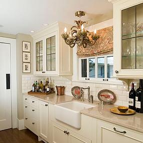kitchen-cabinet-ideas-with-glass-doors-26