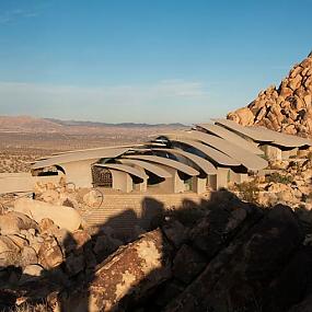 desert-house-kendrick-bangs-2