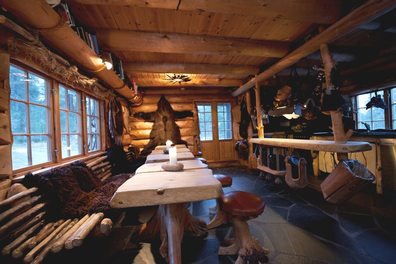 Дизайн интерьера ресторана отеля Engholm Husky Design Lodge в Норвегии