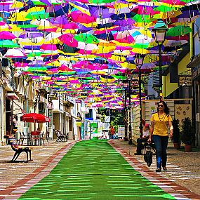 floating-umbrellas-canopy-aqueda-4