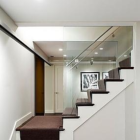 glass-staircase-walls-stand-10