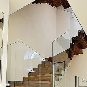 glass-staircase-walls-stand-6