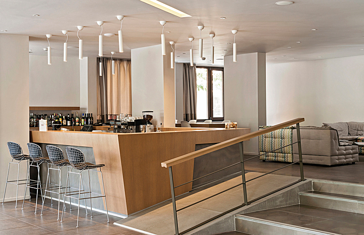 Дизайн интерьера отеля Kriti Hotel на острове Крит от RKITEKTS