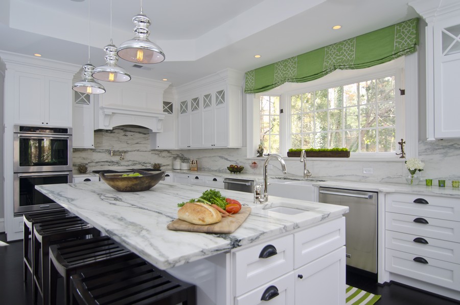 Дизайн интерьера кухни Makeover в США от Case Design/Remodeling, Inc