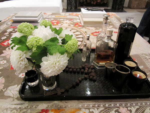 perfect-coffee-table-vignette-1