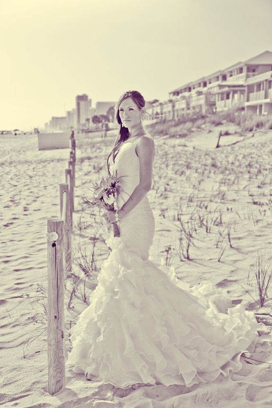 Великолепное платье для пляжной свадьбы