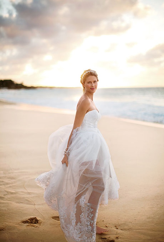 Красивое свадебное платье в пляжном стиле