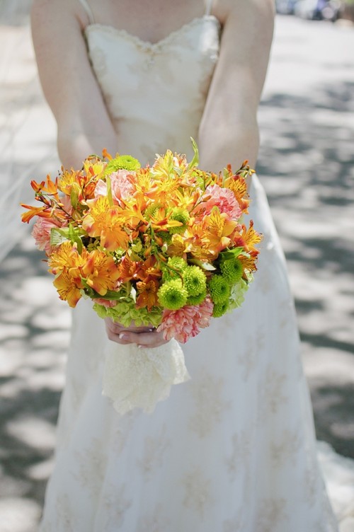 beautiful-bright-summer-wedding-bouquets-05