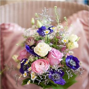 beautiful-bright-summer-wedding-bouquets-18