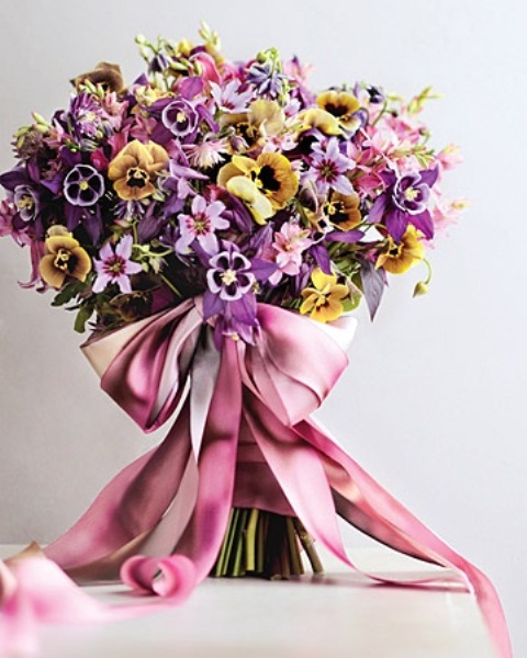 beautiful-bright-summer-wedding-bouquets-27