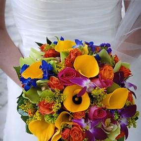 beautiful-bright-summer-wedding-bouquets-49