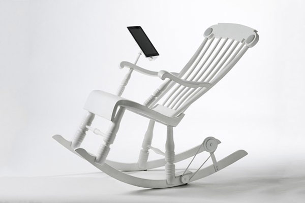 Генерирующее кресло с возможностями зарядки ваших гаджетов от iRock