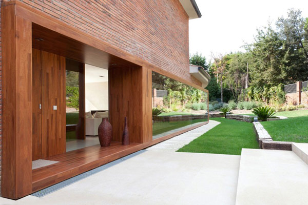Интерьер испанского дома House Rehabilitati от YLAB Arquitectos () Интерьер испанского дома House Rehabilitati от YLAB Arquitectos